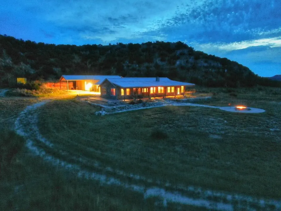 Overview of 1,771 acre hunting land in King County, Texas
