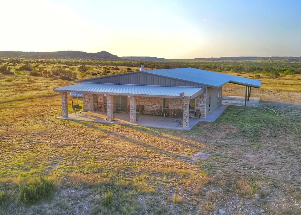 Overview of 3,570 acre hunting land in King County, Texas