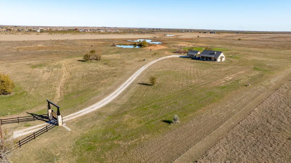Overview of 10 acre timberland in Clay County, Texas